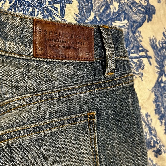 Distressed Esprit denim skirt - Picture 7 of 7